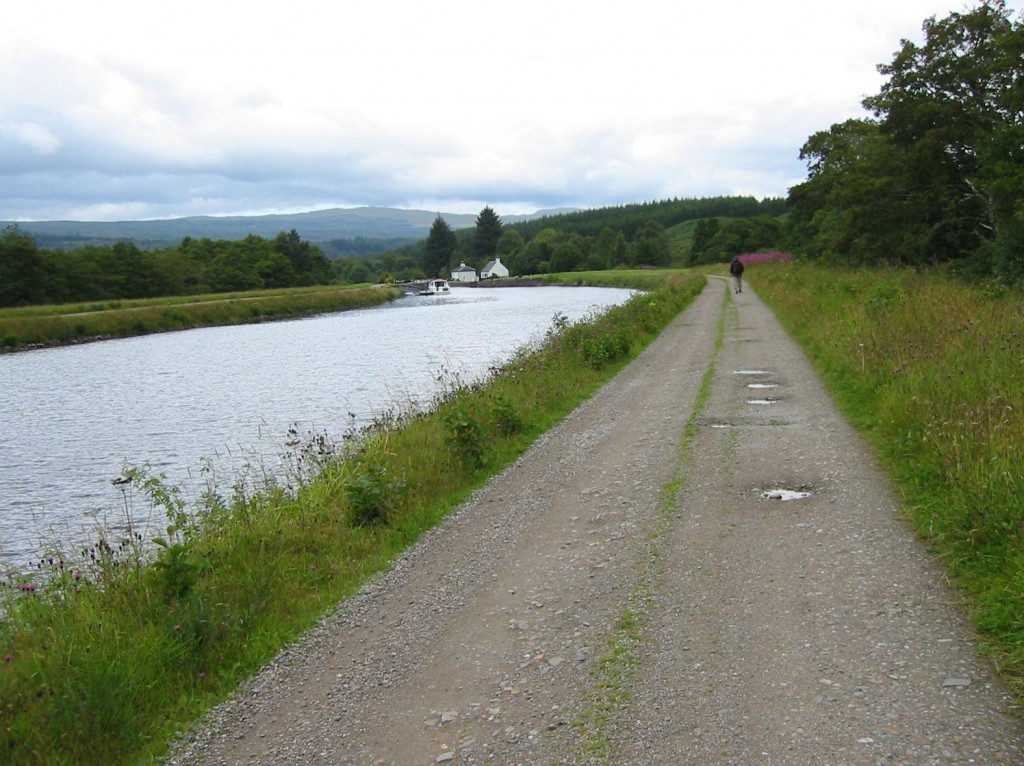 Gavan approaches Cullochy Lock.