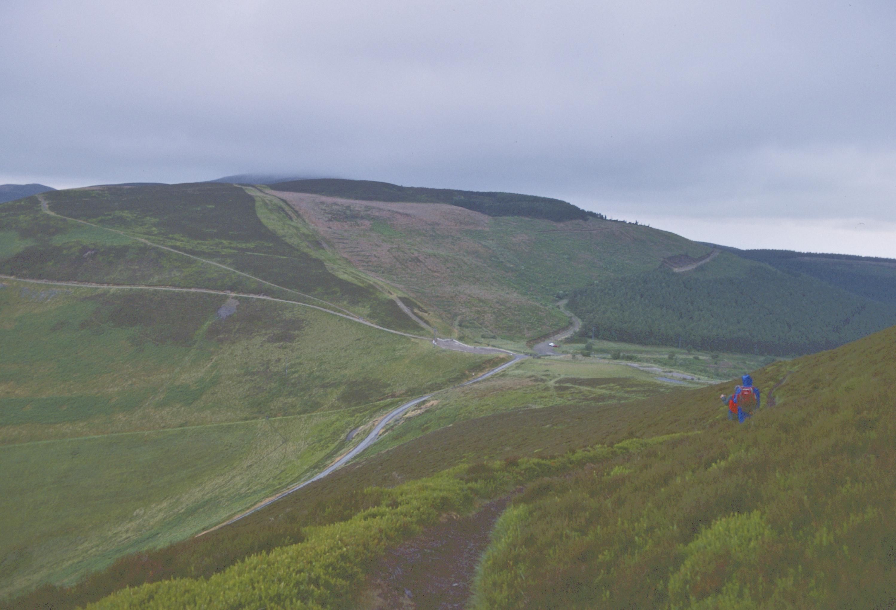 The descent to Bwlch-Pen-Barras