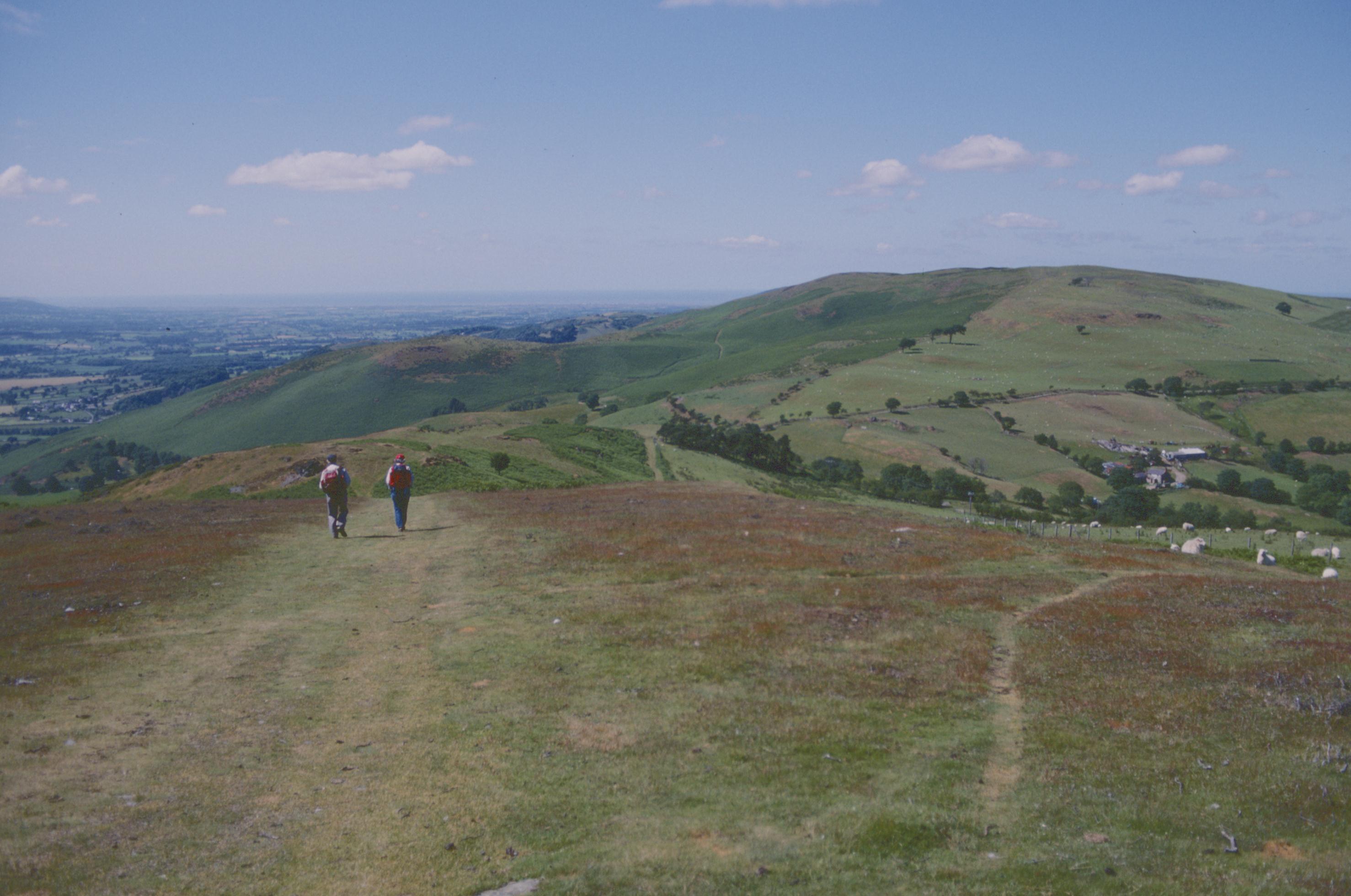 On the descent from Pen-y-cloddiau