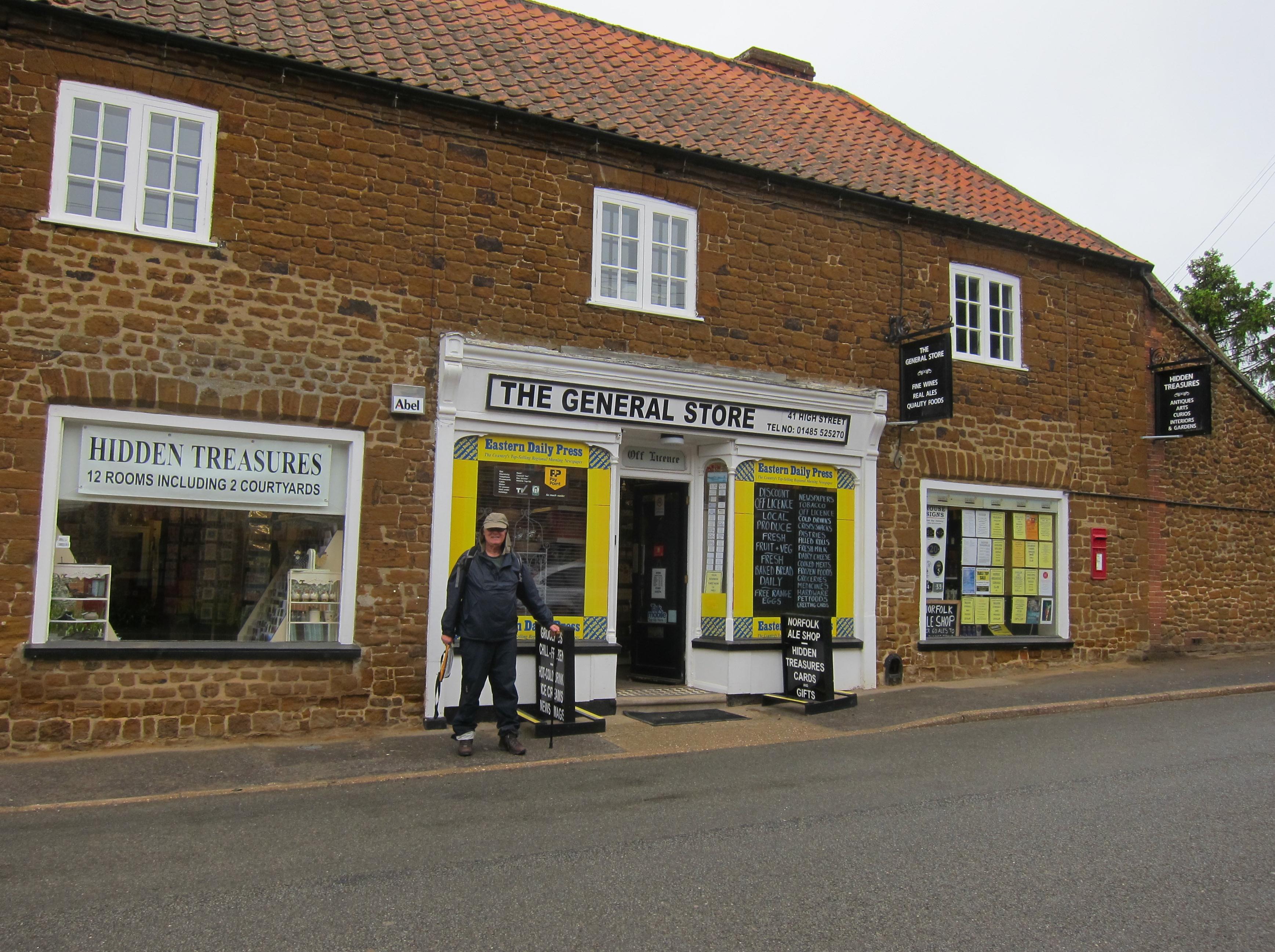 In raingear, I reach Ringstead.