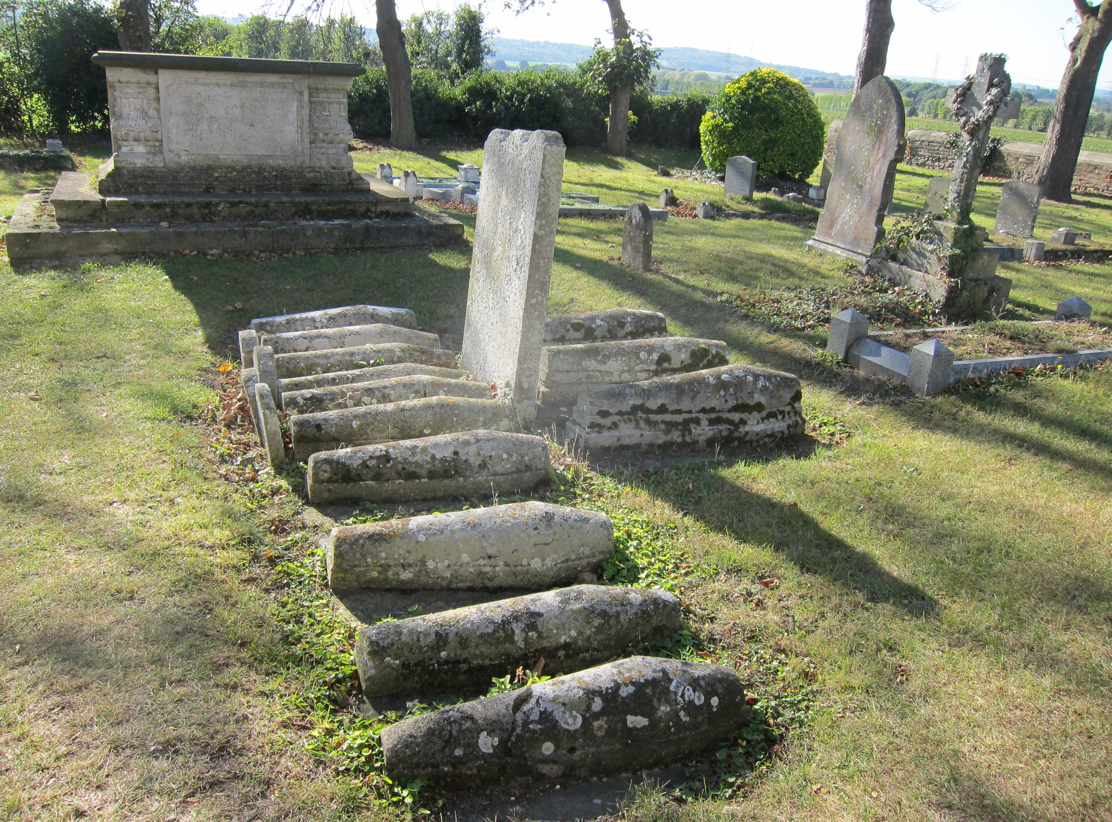 In Cooling churchyard