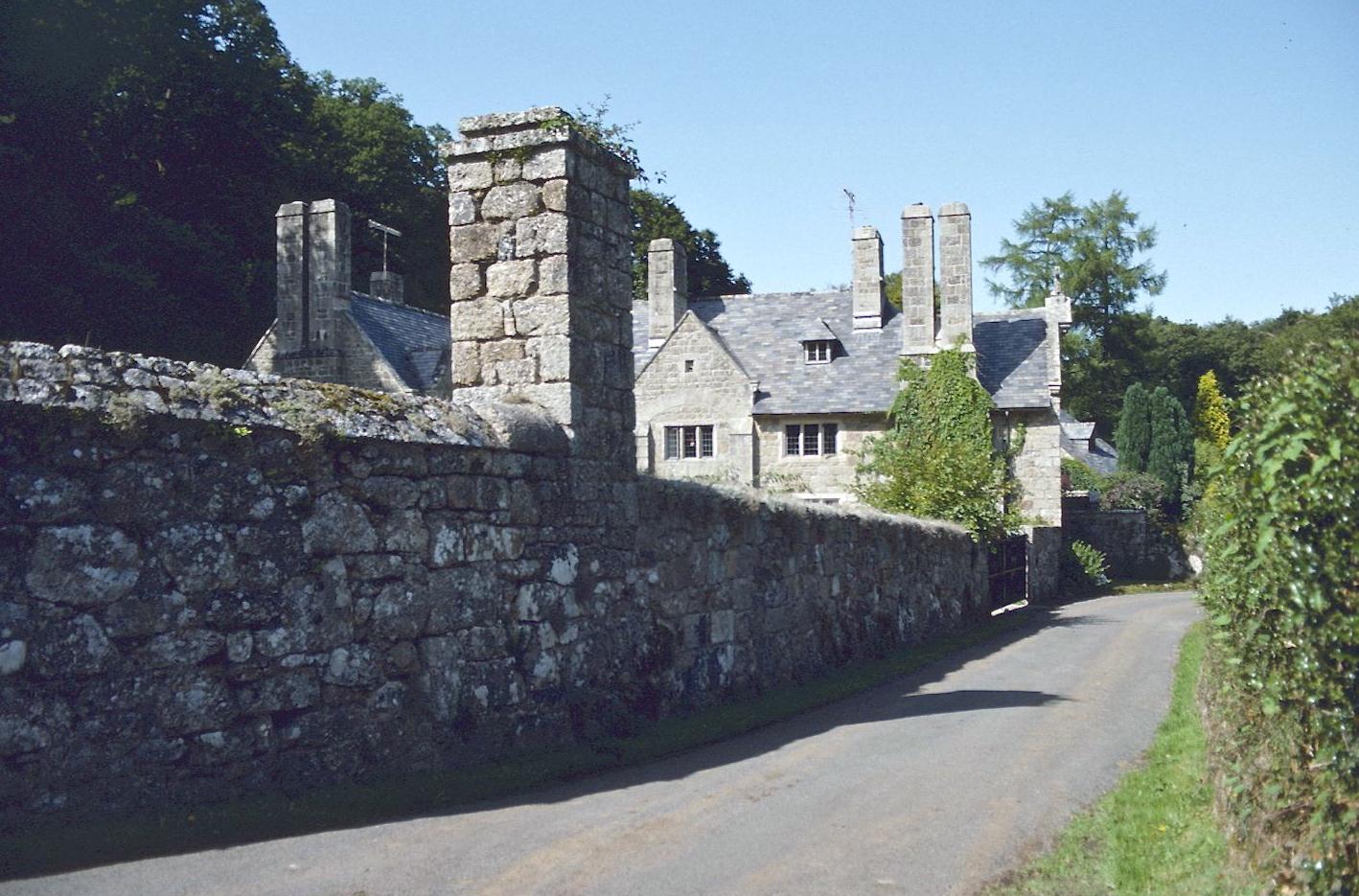 Holystreet Manor