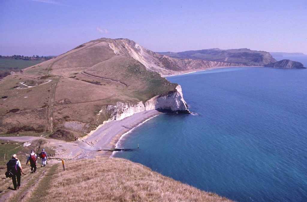The descent to Arish Mell